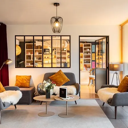 La Maison De Karen Chocolat Bed & Breakfast