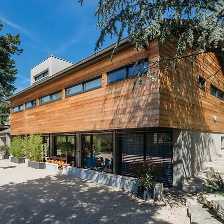La Maison De Karen Chocolat Bed & Breakfast *